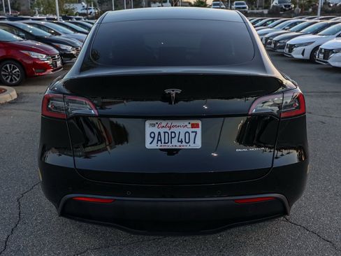 Used 2022 Tesla Model Y Long Range image 5