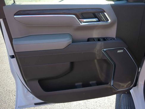 Used 2025 GMC Sierra 1500 SLT w/ SLT Premium Plus Package image 11