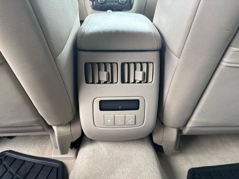 Used 2011 Cadillac DTS Premium FWD image 16