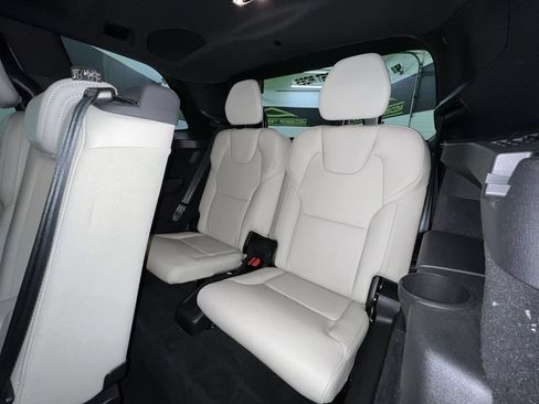 Used 2022 Volvo XC90 T8 R-Design w/ Advanced Package AWD/4WD image 29