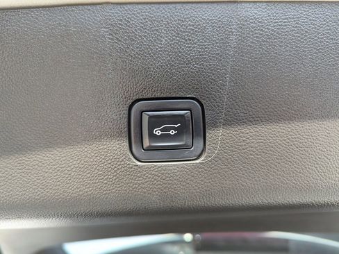 Certified 2022 Chevrolet Traverse RS image 9