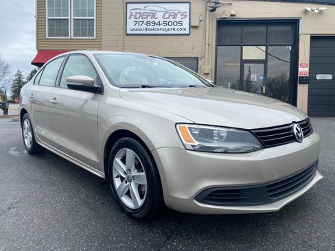 Used 2012 Volkswagen Jetta TDI image 1