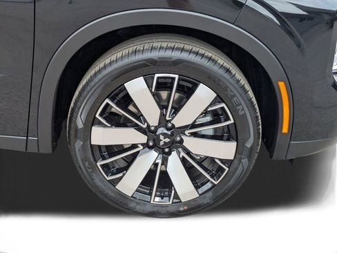 New 2026 Mitsubishi Outlander SE image 11