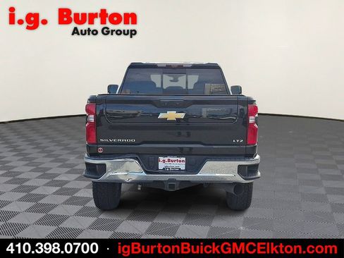 Used 2022 Chevrolet Silverado 2500 LTZ w/ LTZ Premium Package AWD/4WD image 5