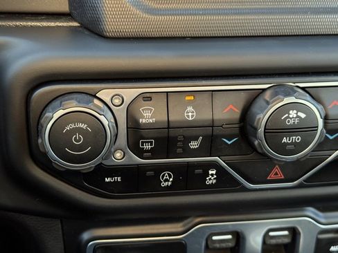 Used 2021 Jeep Wrangler Willys image 9