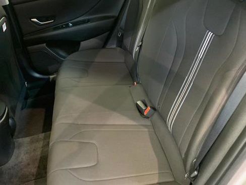 Used 2023 Hyundai Elantra SEL w/ Convenience Package image 39