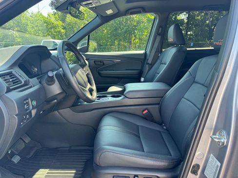 Certified 2024 Honda Passport TrailSport image 19