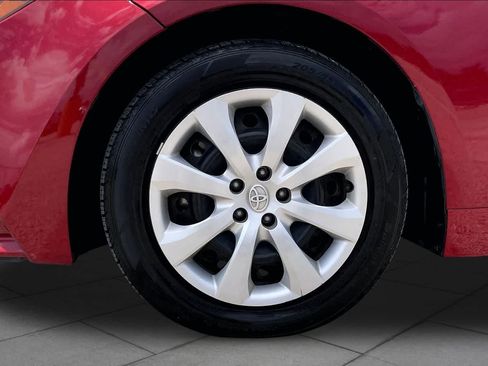 Used 2024 Toyota Corolla LE FWD image 11