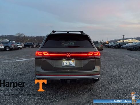 Used 2024 Volkswagen Atlas Peak Edition SE image 4