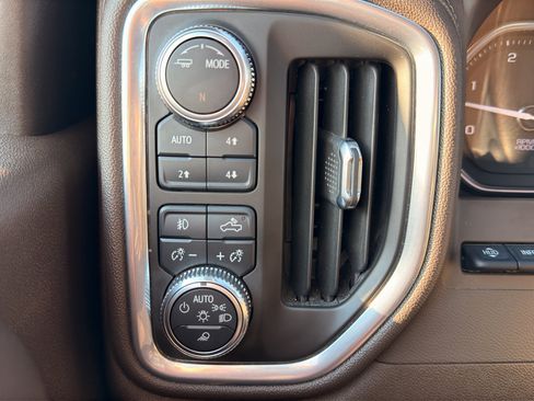 Used 2022 GMC Sierra 3500 Denali w/ Denali Ultimate Package AWD/4WD image 34