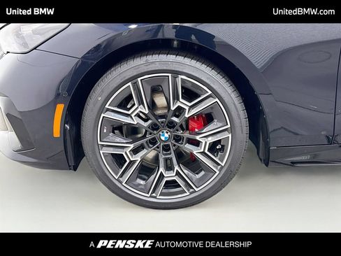 New 2027 BMW 530i RWD image 2