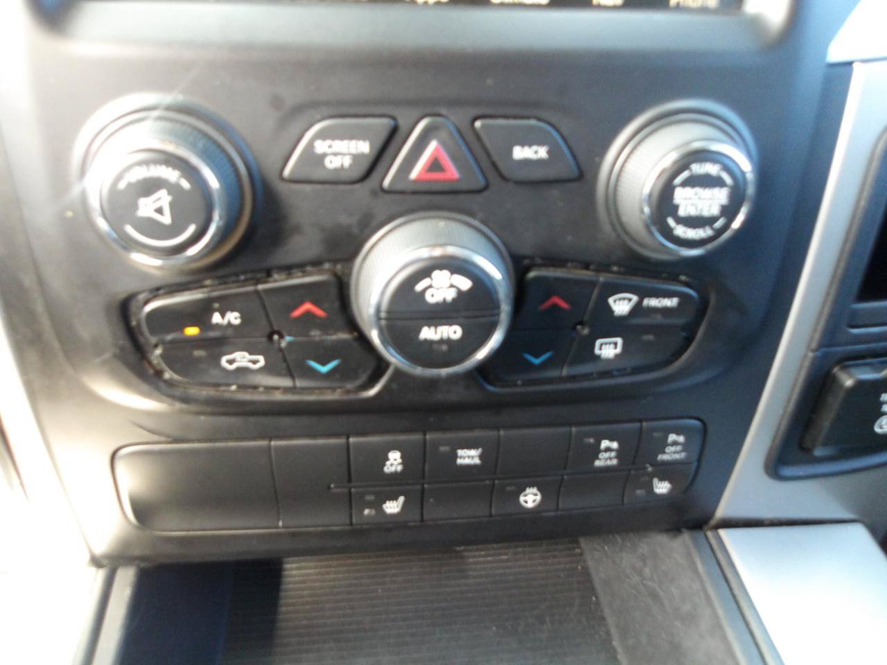 Used 2015 RAM 1500 SLT AWD/4WD image 25