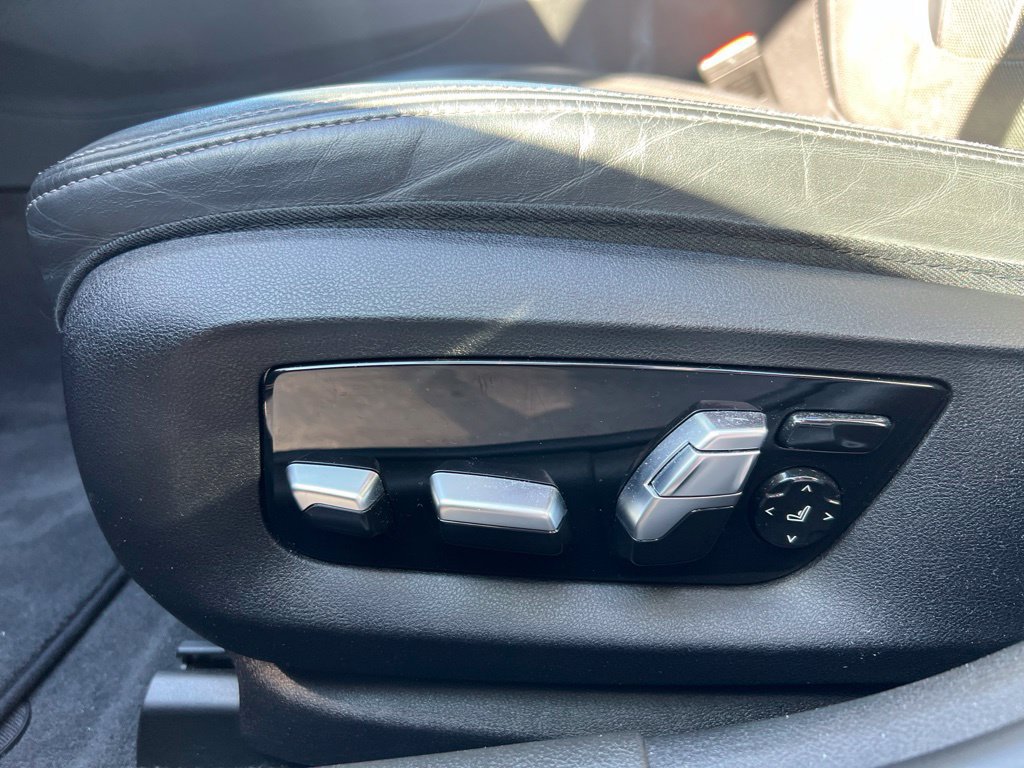 Used 2018 BMW 540i RWD image 23