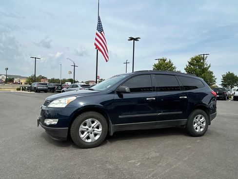 Used 2011 Chevrolet Traverse LS FWD image 11