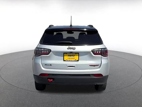 Used 2025 Jeep Compass Trailhawk AWD/4WD image 9