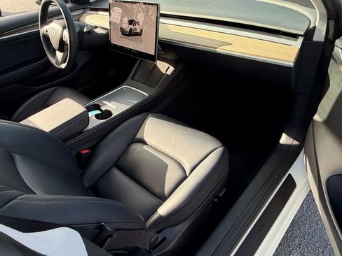 Used 2023 Tesla Model 3 Standard Range RWD image 13