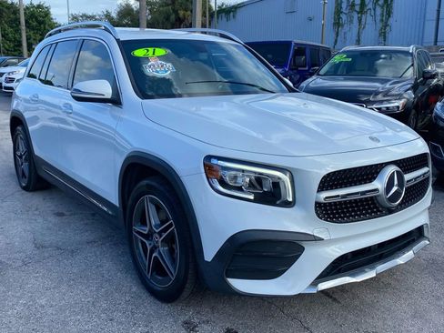 Used 2021 Mercedes-Benz GLB 250 4MATIC image 3