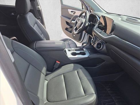 Used 2024 Chevrolet Blazer LT w/ Sound & Technology Package FWD image 21