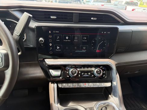 Used 2024 GMC Sierra 2500 Denali w/ Denali Reserve Package AWD/4WD image 18