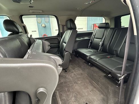 Used 2013 Chevrolet Suburban LTZ AWD/4WD image 22