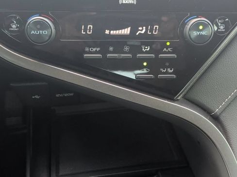 Used 2020 Toyota Camry SE FWD image 25