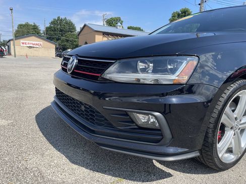 Used 2017 Volkswagen Jetta GLI FWD image 9