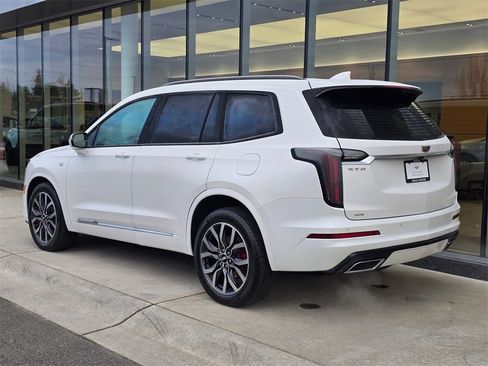 Certified 2023 Cadillac XT6 Sport image 3