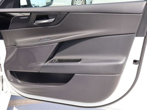 Used 2019 Jaguar XE Premium RWD image 13