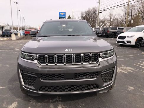 New 2026 Jeep Grand Cherokee Limited AWD/4WD image 16