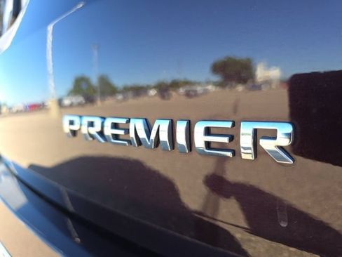 Used 2020 Chevrolet Traverse Premier AWD/4WD image 47