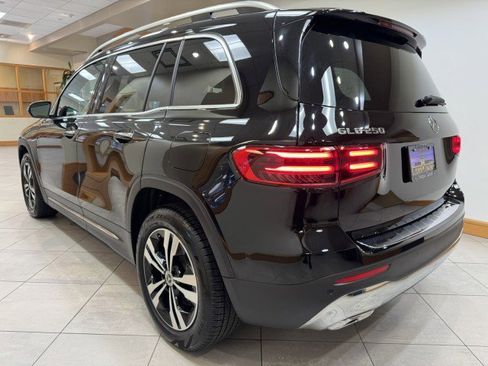 Certified 2025 Mercedes-Benz GLB 250 image 3