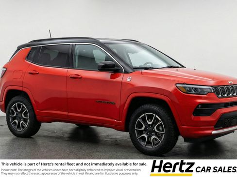 Used 2025 Jeep Compass Trailhawk AWD/4WD image 1