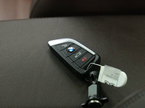 Used 2019 BMW X3 xDrive30i w/ Premium Package image 40