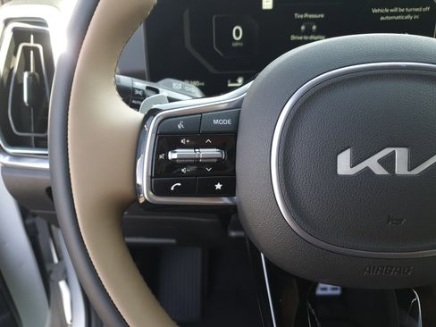 New 2025 Kia Sorento SX Prestige w/ Olive Brown Leather Package image 24