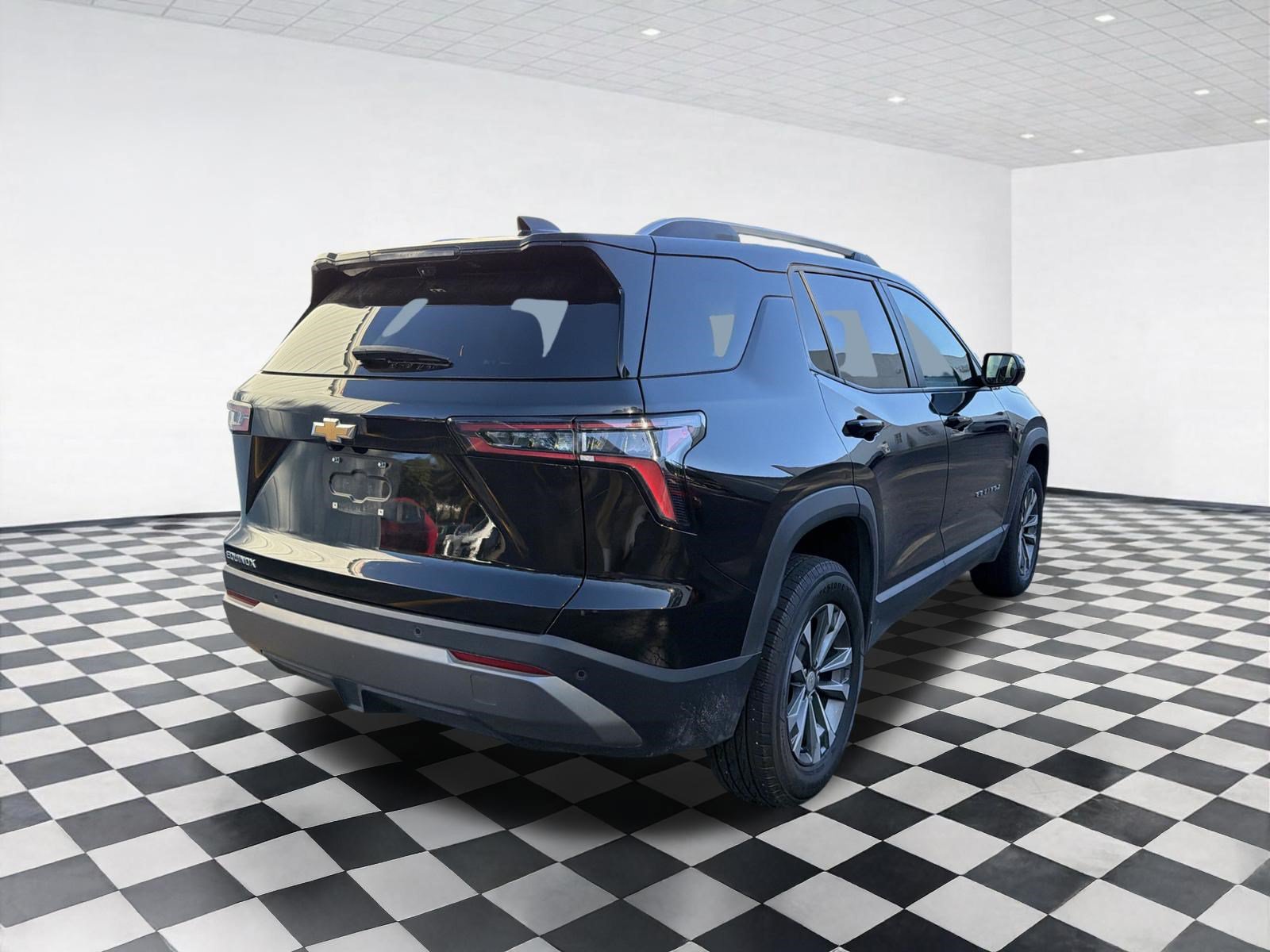Used 2025 Chevrolet Equinox LT w/ Convenience Package II FWD image 4