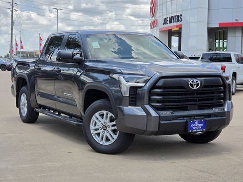 Used 2026 Toyota Tundra SR5 w/ SR5 Convenience Package AWD/4WD image 2