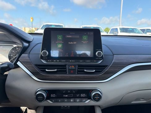Used 2021 Nissan Altima 2.5 SL FWD image 17