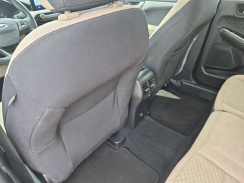 Used 2020 Ford Escape SE FWD image 17