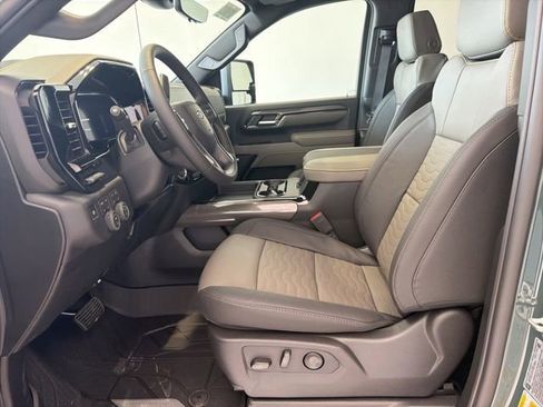 New 2026 Chevrolet Silverado 2500 ZR2 AWD/4WD image 15