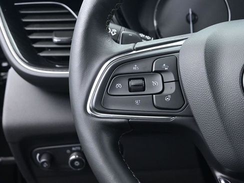 Used 2022 Buick Envision Preferred FWD image 28