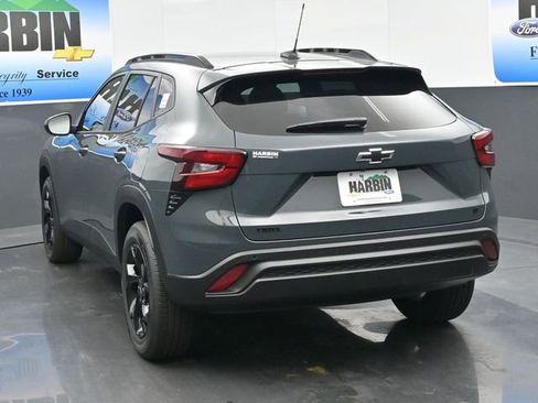 New 2026 Chevrolet Trax LT w/ Driver Confidence Package FWD image 4