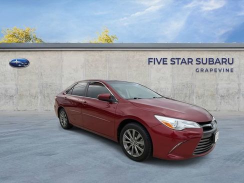 Used 2015 Toyota Camry XLE w/ Moonroof Package image 2