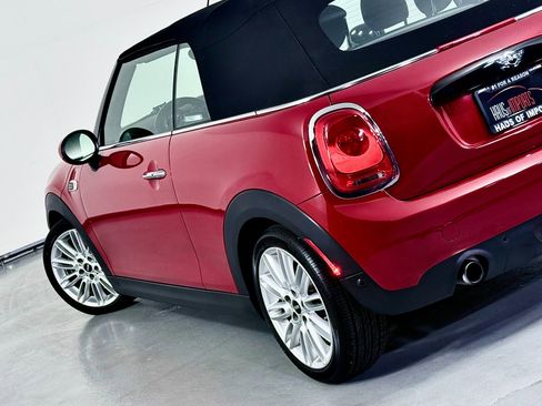 Used 2018 MINI Cooper Convertible image 27