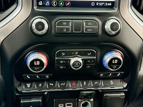 Used 2020 GMC Sierra 3500 Denali w/ Denali Ultimate Package image 17