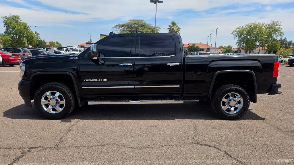 Used 2015 GMC Sierra 3500 Denali w/ Duramax Plus Package AWD/4WD image 7