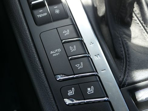 Used 2018 Porsche Macan Sport Edition w/ Premium Package Plus AWD/4WD image 21