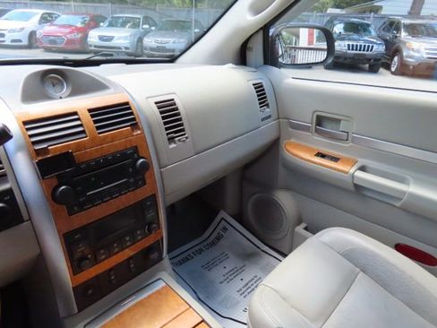 Used 2007 Chrysler Aspen Limited image 27