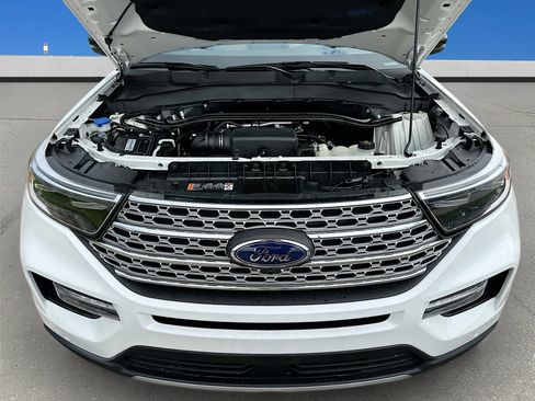 Certified 2023 Ford Explorer Limited w/ Limited Technology Package RWD image 32