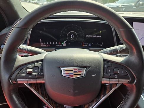Used 2021 Cadillac Escalade Premium Luxury w/ Driver Assist Tech Package AWD/4WD image 33