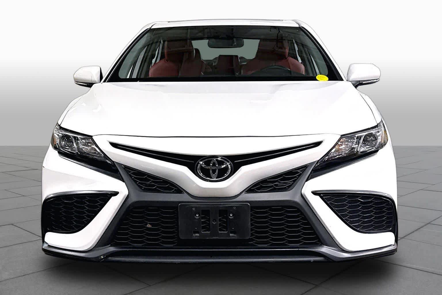 Used 2024 Toyota Camry SE w/ Cold Weather Package AWD/4WD image 4